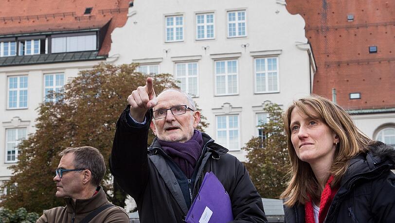 Kommunalreferent Axel Markwardt machte sich vor Ort mit Vertretern der SPD-Fraktion ein Bild. Kommunalreferent Axel Markwardt machte sich vor Ort mit Vertretern der SPD-Fraktion ein Bild.
