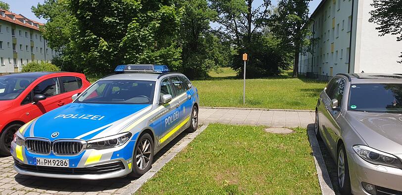Nach dem Vorfall in Giesing ermittelt die Polizei, die außerdem auf Zeugen hofft.