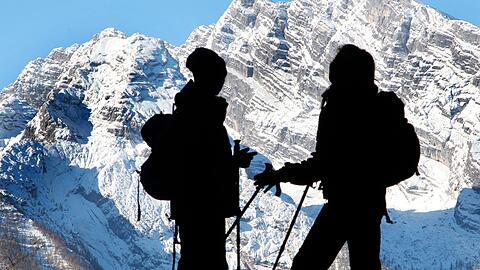 Ein Münchner Bergsteiger ist an der Zugspitze vor den Augen seines Kameraden in den Tod gestürzt. (Symbolbild)