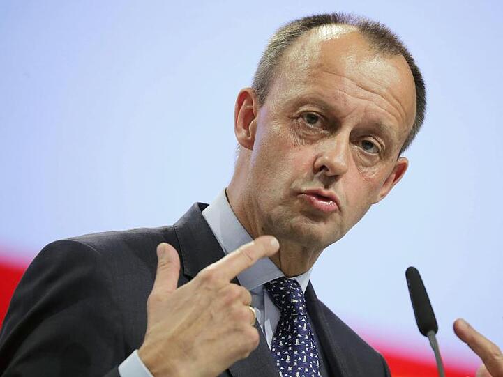 Friedrich Merz erhielt nach seinem Angebot, ins Kabinett zu wechseln, viel Zuspruch aus dem Wirtschaftsflügel und von besonders Konservativen in der Partei.