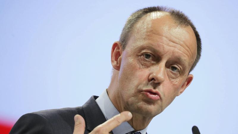 Friedrich Merz erhielt nach seinem Angebot, ins Kabinett zu wechseln, viel Zuspruch aus dem Wirtschaftsflügel und von besonders Konservativen in der Partei. Friedrich Merz erhielt nach seinem Angebot, ins Kabinett zu wechseln, viel Zuspruch aus dem Wirtschaftsflügel und von besonders Konservativen in der Partei.