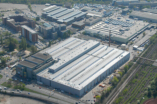 Die neu gebaute, riesige Produktionshalle von Bosch-Rexroth in Nürnberg-Schweinau.