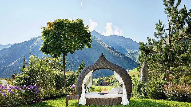 Im weiten Hotelgarten finden sich viele Plätze zum Erholen. Im weiten Hotelgarten finden sich viele Plätze zum Erholen.