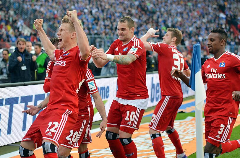 Der HSV rettet sich in letzte Sekunde.