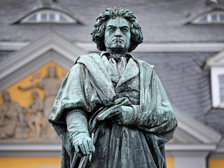 Statue des Komponisten Ludwig van Beethoven in Bonn.