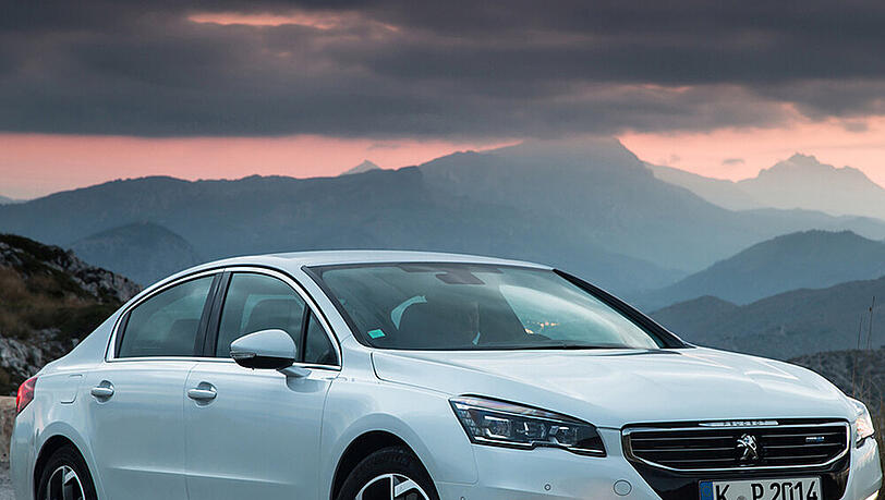 Markanter Kühlergrill beim neuen Peugeot 508 Markanter Kühlergrill beim neuen Peugeot 508