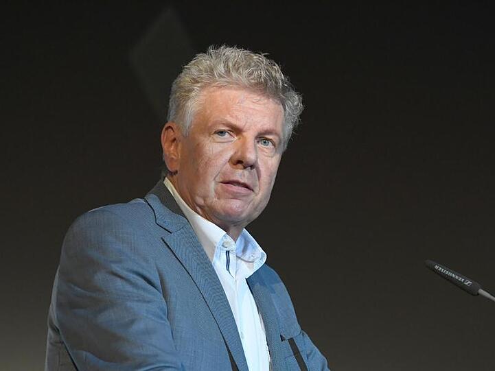 Der Oberbürgermeister von München, Dieter Reiter, steht hält eine Rede. Foto: Felix Hörhager/Archiv