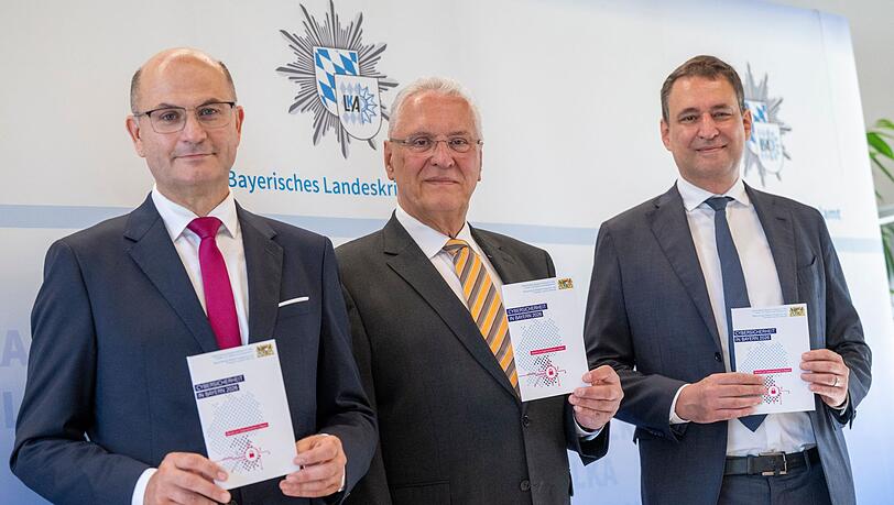 Die hybride Bedrohung durch Spionage, Sabotage, Desinformation und Cyberangriffe hat nach Angaben der Regierung ein nie gekanntes Level erreicht. Die hybride Bedrohung durch Spionage, Sabotage, Desinformation und Cyberangriffe hat nach Angaben der Regierung ein nie gekanntes Level erreicht.