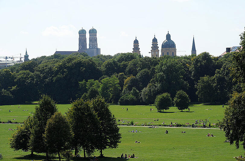 Bei einer Feier im Englischen Garten wurde ein 16-jähriges Mädchen das Opfer einer versuchten Vergewaltigung. (Archivbild)