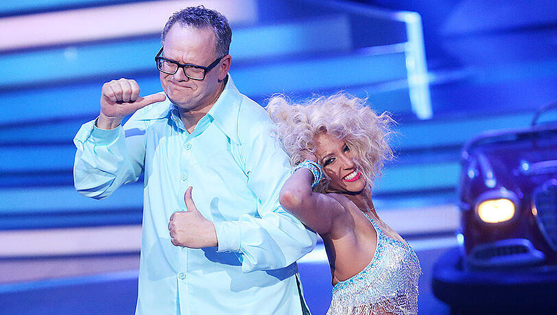 Reporter-Legende Ulli Potofski (hier mit Profitänzerin Kathrin Menzinger in der TV-Show "Let's Dance") wird Moderatoren-Kollege von Jasmin Herren. Reporter-Legende Ulli Potofski (hier mit Profitänzerin Kathrin Menzinger in der TV-Show "Let's Dance") wird Moderatoren-Kollege von Jasmin Herren.