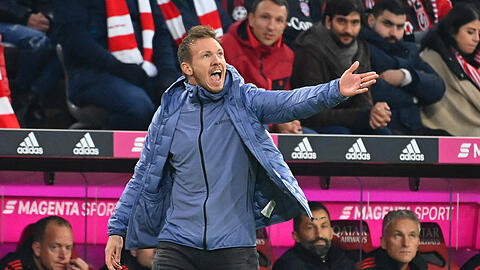 Bayern-Trainer Julian Nagelsmann beim Spiel gegen Freiburg.