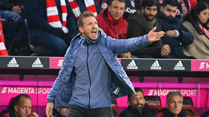 Bayern-Trainer Julian Nagelsmann beim Spiel gegen Freiburg.