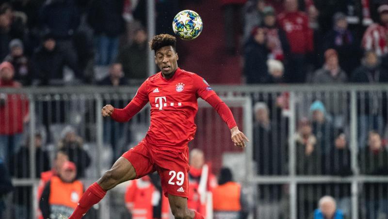 Kingsley Coman vom FC Bayern München spielt den Ball mit dem Kopf. Foto: Matthias Balk/dpa Kingsley Coman vom FC Bayern München spielt den Ball mit dem Kopf. Foto: Matthias Balk/dpa