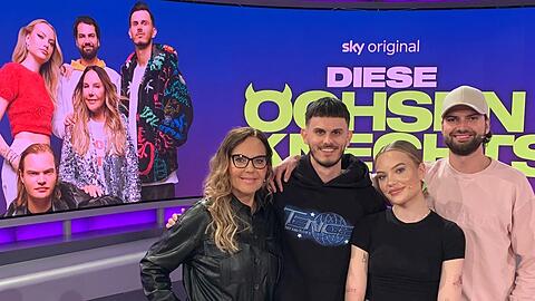 Natascha (vorne v.l.n.r.), Nino, Cheyenne, Jimi Blue und der aus London zugeschaltete Wilson Gonzalez (hinten) machten beim Pressegespräch am Mittwoch Lust auf die Personality-Soap über ihre Familie.