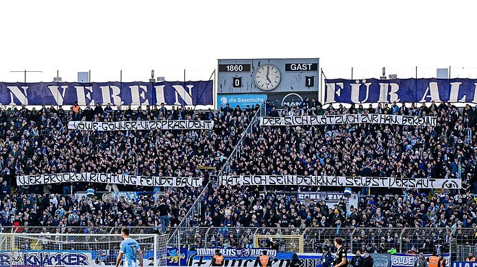 Beim 1:1 des TSV 1860 schoss die Westkurve gegen Vizepräsident Hans Sitzberger.