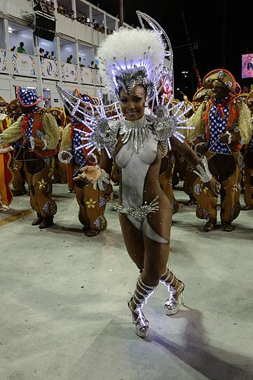 Heiße Rhythmen, heiße Tänze: Die besten Bilder vom Karneval im Sambodromo in Rio.
