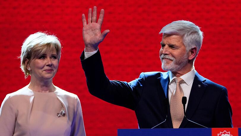 Novým prezidentem České republiky se stává bývalý generál Pavel