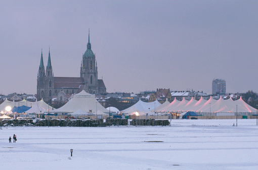 Seit dem 23. November findet auf der Theresienwiese wieder das Winter-Tollwood statt. Die AZ zeigt in der Bildergalerie die schönsten Festival-Impressionen.