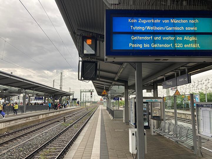 Leere Bahnsteige gab es teilweise auch noch am Donnerstag, wie hier am Bahnhof in Pasing.