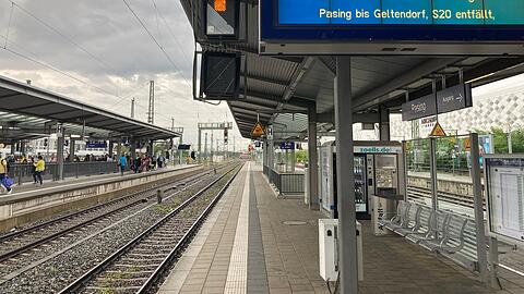 Leere Bahnsteige gab es teilweise auch noch am Donnerstag, wie hier am Bahnhof in Pasing.