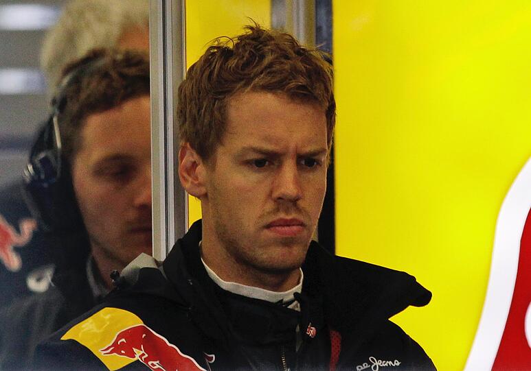 Sebastian Vettel hat im Training seinen Formel-1-Renner an den Randstein gesetzt. Die Bilder