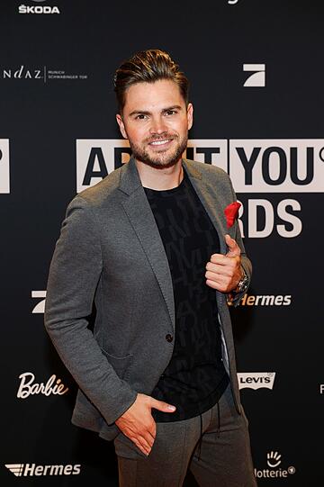 Johannes Haller zog es nach seiner Teilnahme bei "Die Bachelorette" zu "Promi Big Brother" und in "Das Sommerhaus der Stars". Auf Instagram kann er mit 200.000 Abonnenten punkten.
