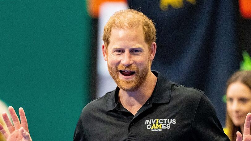 Prinz Harry während eines Vorbereitungsevents zu den Invictus Games in Birmingham im Jahr 2027. Prinz Harry während eines Vorbereitungsevents zu den Invictus Games in Birmingham im Jahr 2027.