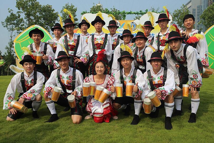 So sieht es aus, wenn China Oktoberfest feiert. Bilder von der Wiesn-Kopie in Qingdao.
