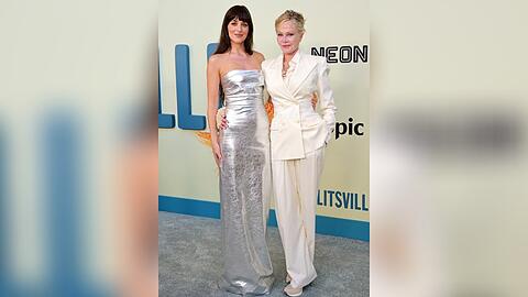Dakota Johnson und Melanie Griffith bei der "Splitsville"-Premiere.
