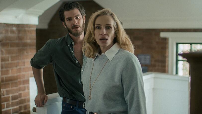 Beschuldigt: Andrew Garfield as Hank und Julia Roberts als befreundete Professorin Alma . Beschuldigt: Andrew Garfield as Hank und Julia Roberts als befreundete Professorin Alma .
