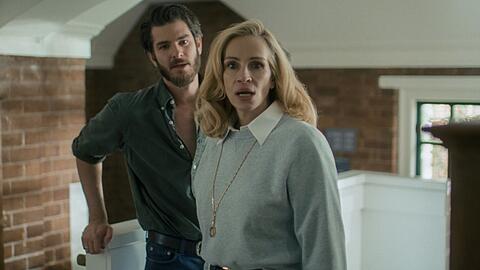 Beschuldigt: Andrew Garfield as Hank und Julia Roberts als befreundete Professorin Alma .