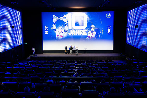 Blick in die Astor Film Lounge im Arri beim Kino-Jubil&auml;umsabend des EHC Red Bull M&uuml;nchen.