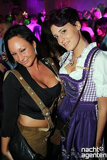 Der Wiesnmarathon am Freitag im neuraum: 16 Tage Wiesn, 16 Tage Party ist das Motto: 
Mehr Bilder gibt's auf www.nachtagenten.de