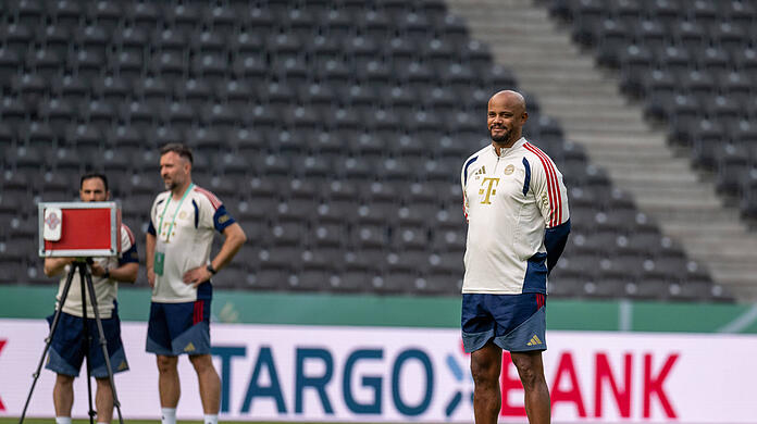 Trainer Vincent Kompany hat den Trainingsstart des FC Bayern auf den 20. Juli terminiert. Trainer Vincent Kompany hat den Trainingsstart des FC Bayern auf den 20. Juli terminiert.
