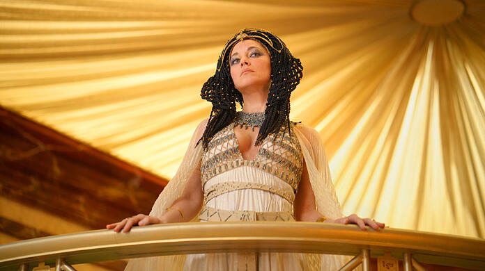 Eine schöne, aber etwas hoch getragene Nase: Marion Cotillard als Cleopatra in der neuen Asterix-Verfilmung.