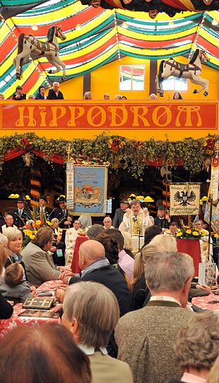 Der traditionelle Oktoberfest-Gottesdienst: Für eine friedliche Wiesn haben am Donnerstag Schausteller, Festwirte und Besucher auf dem Münchner Oktoberfest gebetet.