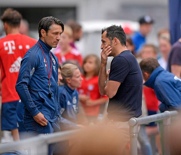 Nachdenkliche Mienen bei Trainer Niko Kovac (links) und Sportdirektor Hasan Salihamidzic.