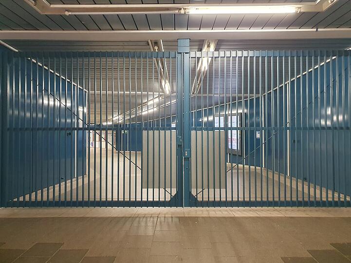 Kein Zugang: Die U-Bahnhaltestelle am Ostbahnhof ist gesperrt.