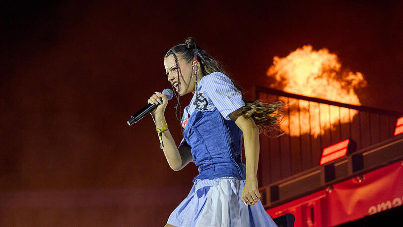 Newcomerin Nina Chuba singt und rapt ihre sommerlichen Hits an gleich drei Abenden in der Olympiahalle (4., 5. und 6. Juli).