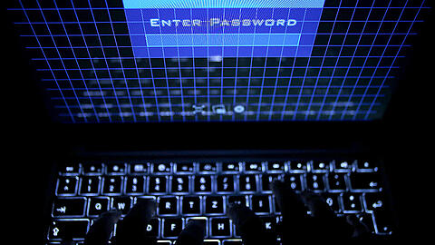 Stück für Stück sollen die Hacker das Netz im Bundestag über längere Zeit infiltriert haben.