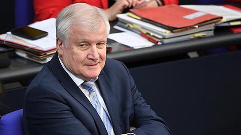 Horst Seehofer (CSU), Bundesminister des Innern, für Bau und Heimat nimmt an einer Sitzung des Bundestages teil. Foto: Britta Pedersen/dpa-Zentralbild/dpa/Archivbild