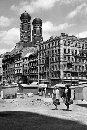 Die Kaufingerstraße im Sommer 1949: Als Hugo Werner die Pantherbande gründet, sind rund um den Marienplatz Häuser zerbombt.