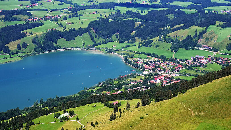 Blick auf den Alpsee. Auch er wurde zur Kulisse f&uuml;r einen Kriminalfall.