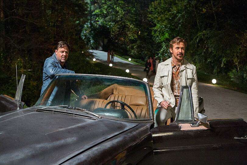 Porno-Starlett Misty Mountains ist tot: Jetzt müssen Auftragsschläger (Russell Crowe, li.) und der nette Privatschnüffler (Ryan Gosling) ran.