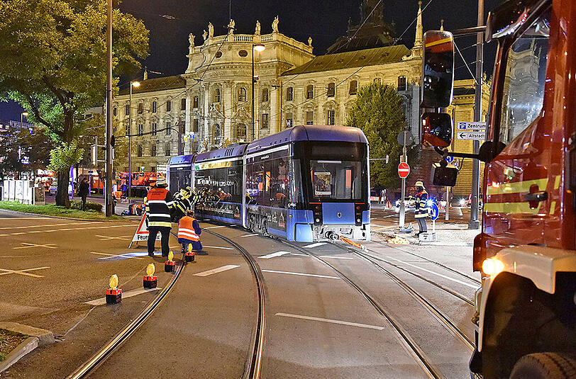 Die Tram entgleiste kurz vorm Stachus.