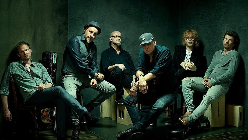Die Band besteht heute noch aus den vier Gründungsmitgliedern: Kai und Thorsten Wingenfelder, Christof Stein-Schneider und Rainer Schumann. Seit 1989 ist Gero Drnek am Keyboard dabei, Seit 1996 Christian Decker am Bass. Die Band besteht heute noch aus den vier Gründungsmitgliedern: Kai und Thorsten Wingenfelder, Christof Stein-Schneider und Rainer Schumann. Seit 1989 ist Gero Drnek am Keyboard dabei, Seit 1996 Christian Decker am Bass.