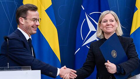 Die Sozialdemokratin Magdalena Andersson und der konservative schwedische Regierungschef Ulf Kristersson. (Archivbild)