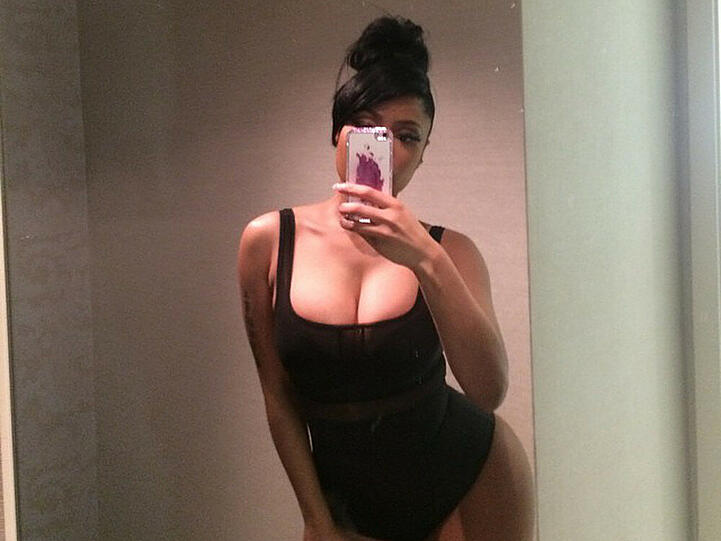 Gute Aussichten: Nicki Minaj lässt auf diesem Selfie tief blicken