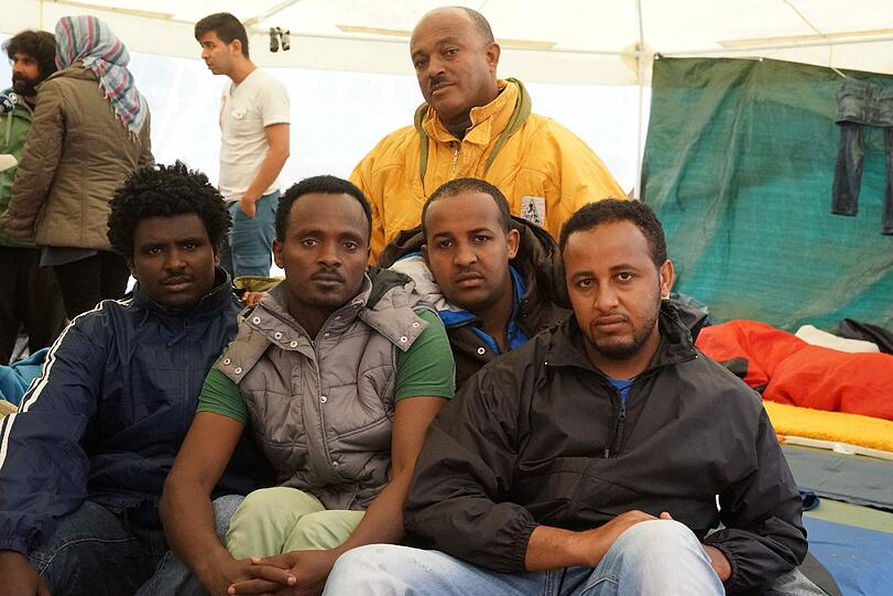 Hungern für bessere Lebensbedingungen: Am Rindermarkt streiken 50 bis 70 Asylbewerber.