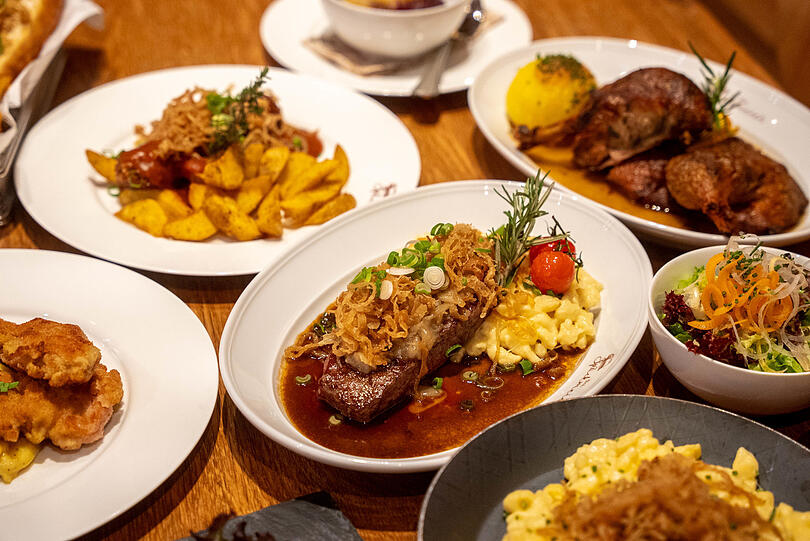 Aber auch Fleisch wie Rostbraten wird es geben.